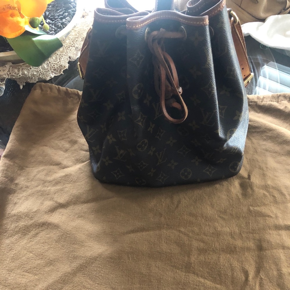 Louis Vuitton purse with dust bag